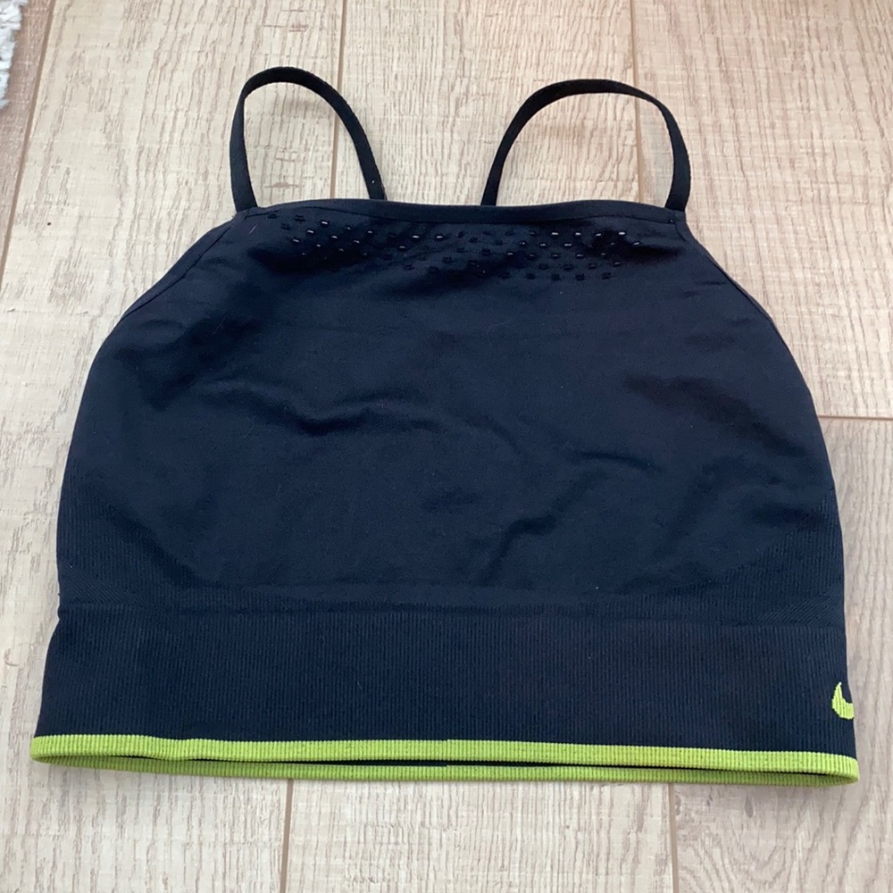 NIKE SPORTS BRA SIZE SM